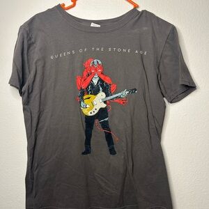 Gildan Gray Queens of the Stone Age Graphic Tee
